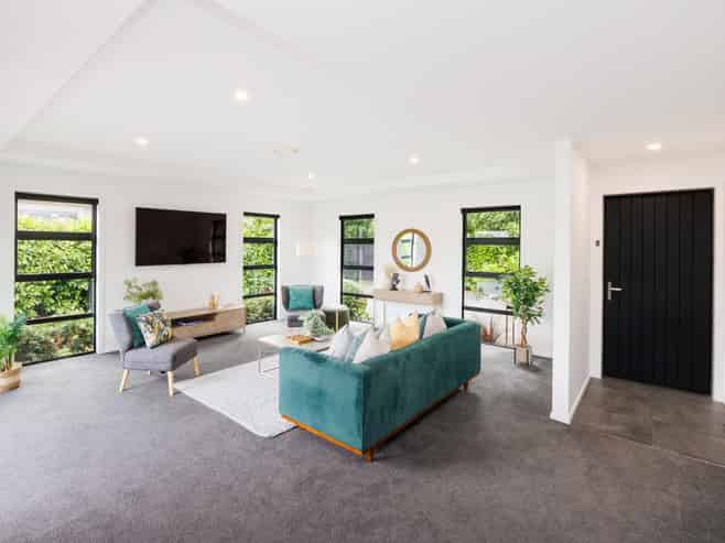 324A College Street, West End