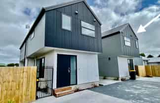 466 Wilsons Road North, Waltham