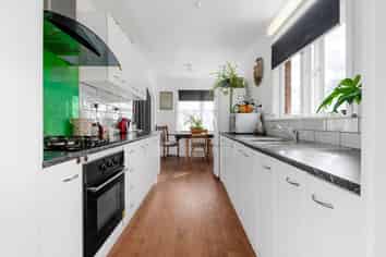 8 Robert Grigg Place, Hamilton East