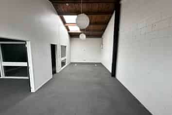  Industrial Unit with Flexible Use Options