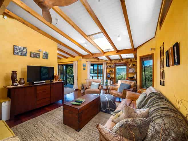 14 Major Bridge Drive, Russell