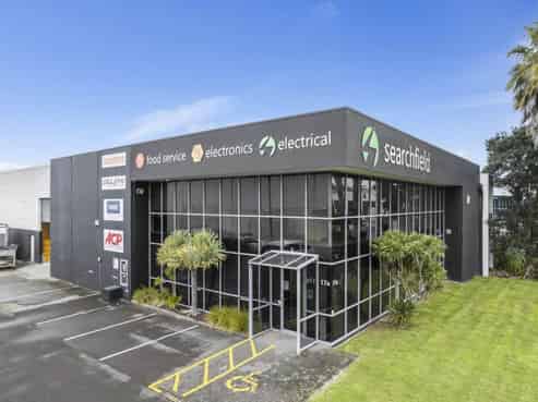 WELL POSITIONED INDUSTRIAL UNIT
