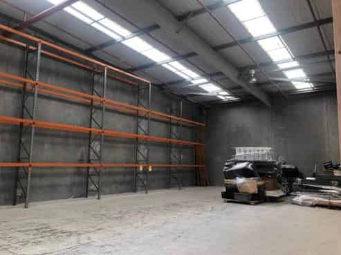 WELL POSITIONED INDUSTRIAL UNIT
