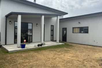 27 Station Street, Alexandra