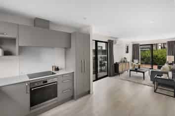 4/64 Brockworth Place , Riccarton