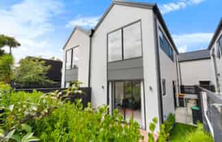 4/64 Brockworth Place , Riccarton