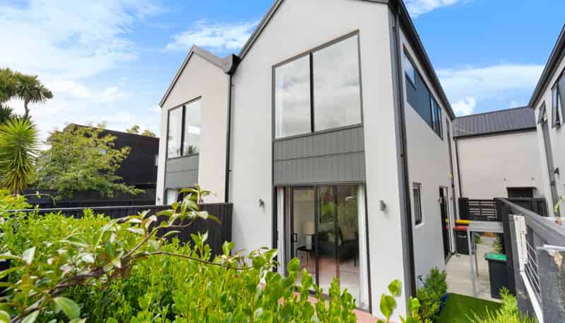 4/64 Brockworth Place , Riccarton