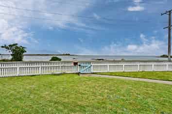 206 Marine Parade, Bluff