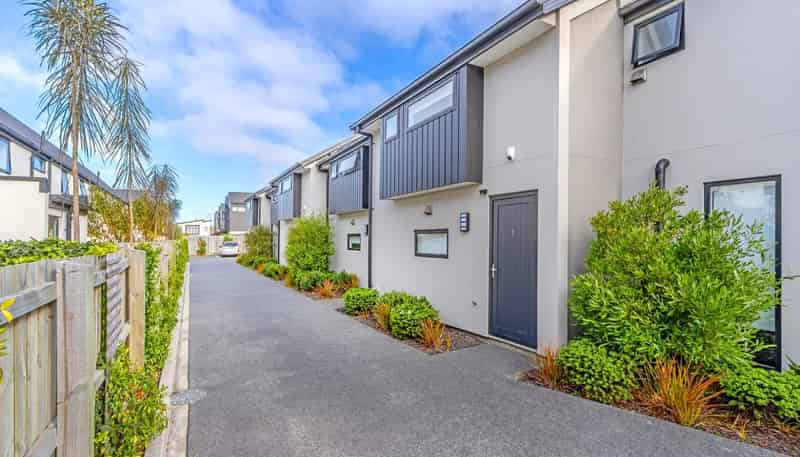 2/45 Division Street, Riccarton