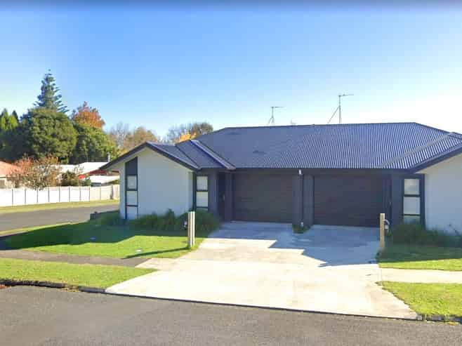 1/49 Challinor Street, Pukete