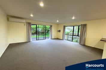 54 Ian Sage Avenue, Long Bay