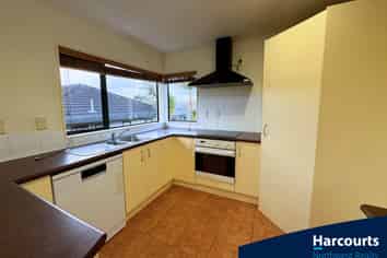 54 Ian Sage Avenue, Long Bay