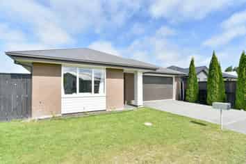 8 Booth Way, Belfast