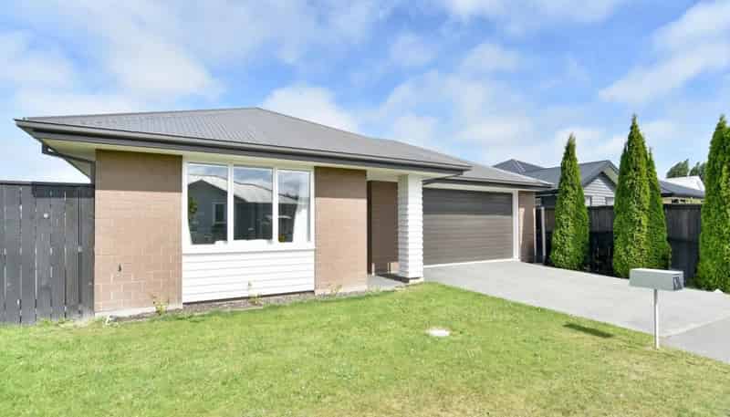 8 Booth Way, Belfast