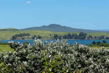 5 Askew Avenue, Rakino Island