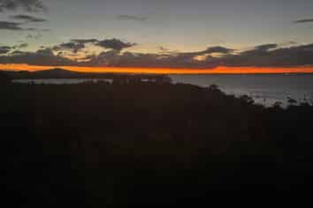 5 Askew Avenue, Rakino Island