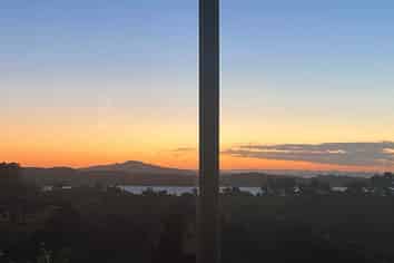 5 Askew Avenue, Rakino Island