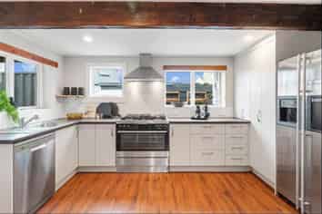 11 Meredith Street , Addington