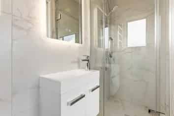 11 Papatahi Lane, Flat Bush