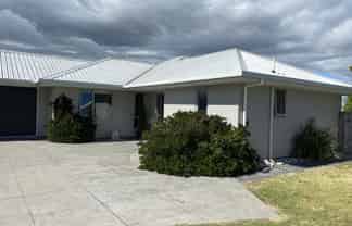 2 Ken Wadsworth Way, Stoke