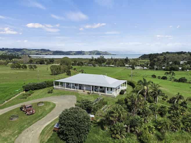 208 McQuoid Road, Coromandel