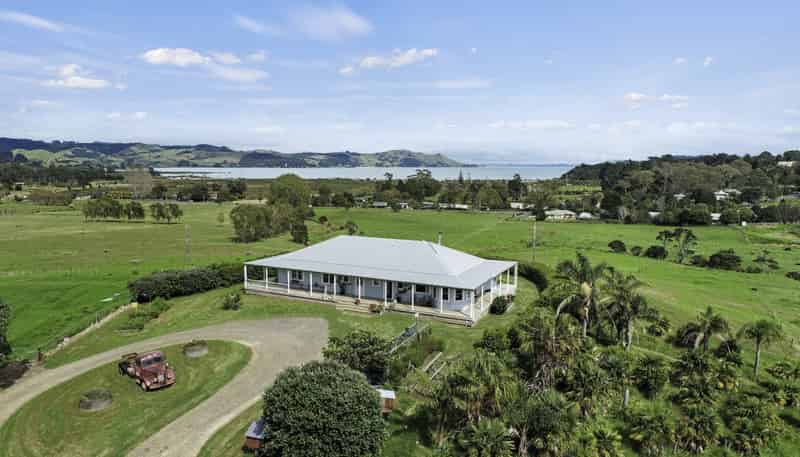 208 McQuoid Road, Coromandel