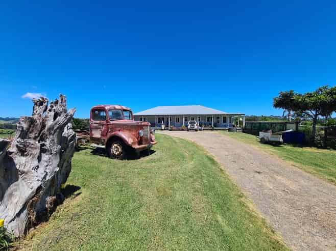 208 McQuoid Road, Coromandel