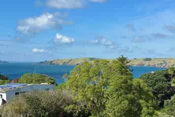 1 Marine Park Avenue, Rakino Island