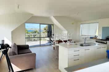 1 Marine Park Avenue, Rakino Island