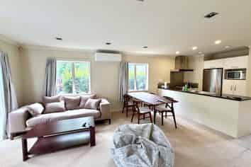 25 Norwood Drive, Flat Bush