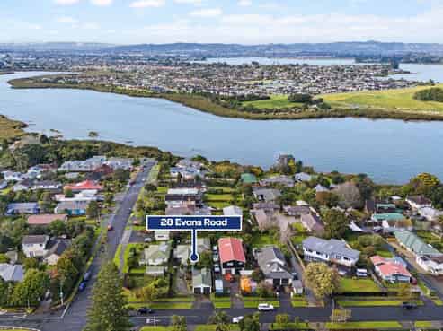 28 Evans Road, Weymouth