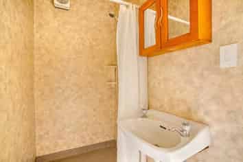 350 Great North Road, Winton