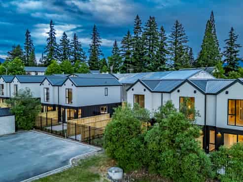 2/12-14 Jacks Pass Road, Hanmer Springs