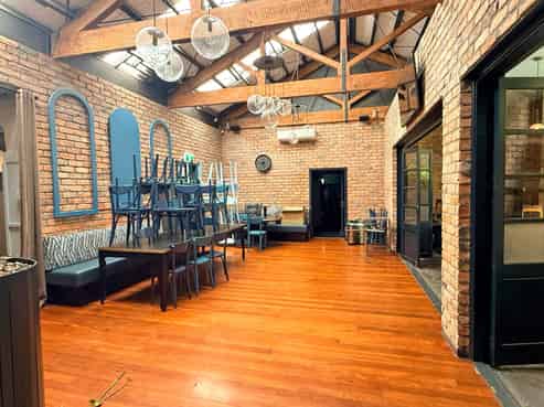 Step Into Victoria Street’s Dining Spotlight