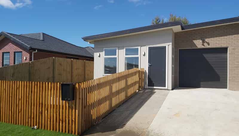 12 Rocky Road, Huntington