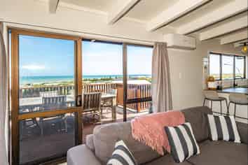 14 Okiwa Terrace, Waiinu Beach