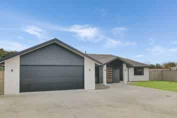 8 Gladys Place, Levin