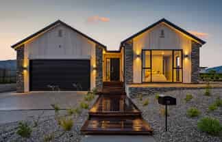 11 Rua Street, Albert Town