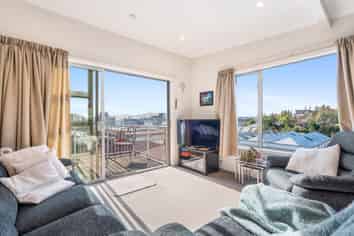 66J Maclaggan Street, Dunedin Central