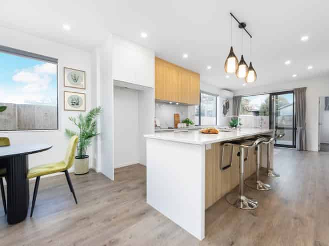 96B Botany Road, Botany Downs
