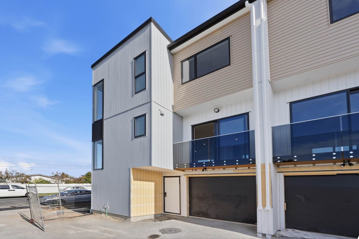 Prime Corner Home in the Heart of New Lynn, New Lynn