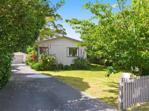 5 Dennis Taylor Court, Paraparaumu