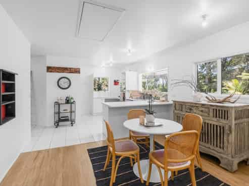 20B Sea View Road, Ostend