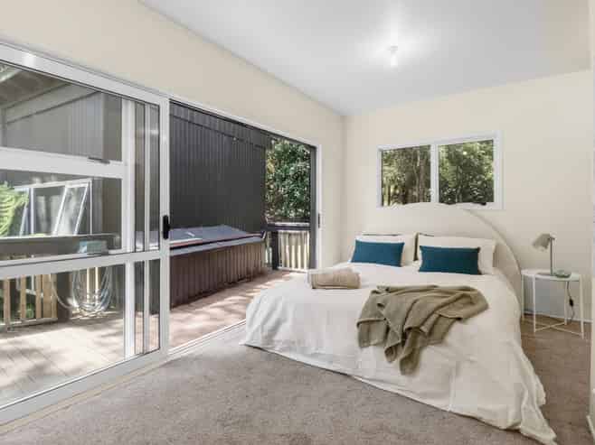 20B Sea View Road, Ostend