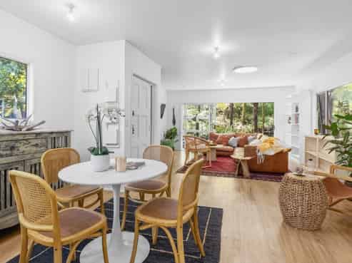 20B Sea View Road, Ostend