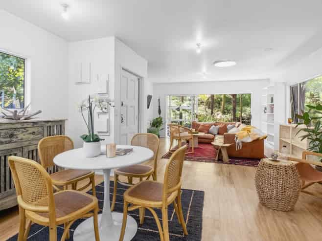 20B Sea View Road, Ostend