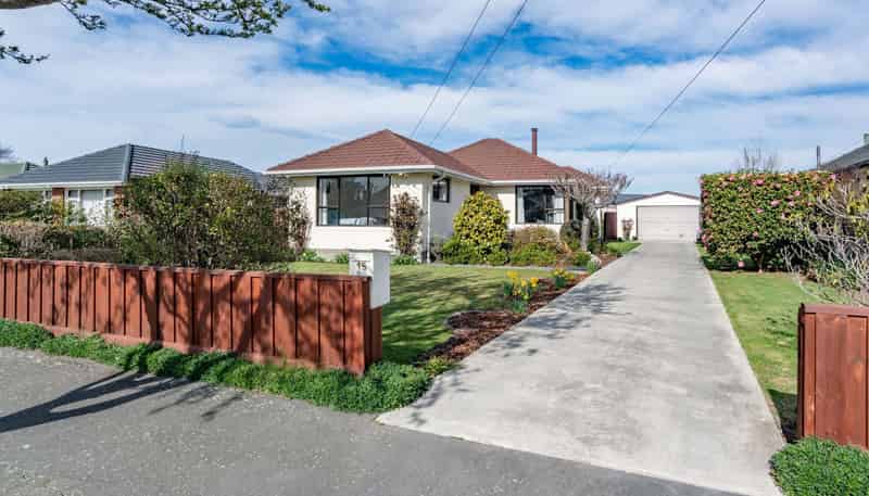 15 Vardon Crescent, SHIRLEY