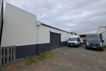 Well located, Affordable Workshop with Office.