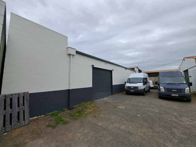 Well located, Affordable Workshop with Office.