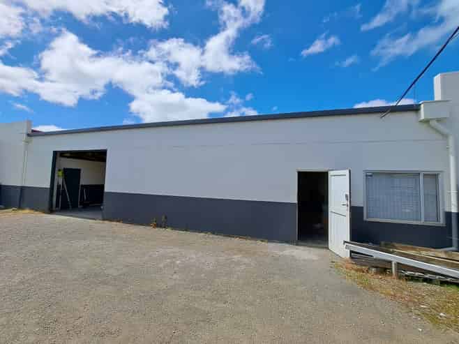 Well located, Affordable Workshop with Office.